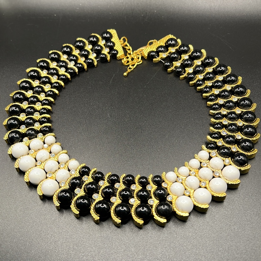 Iman Black And White Cleopatra Style Necklace